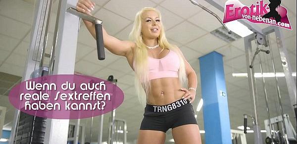 Junge deutsche freundin beim fremdgehen mit dem freund am telefon